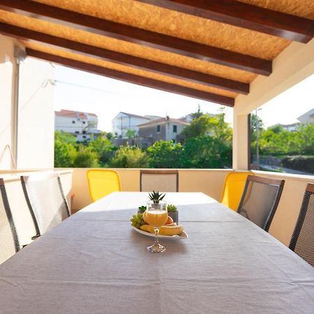 Apartman Marel Žrnovnica Екстериор снимка