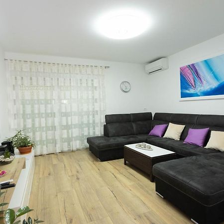 Apartman Marel Žrnovnica Екстериор снимка