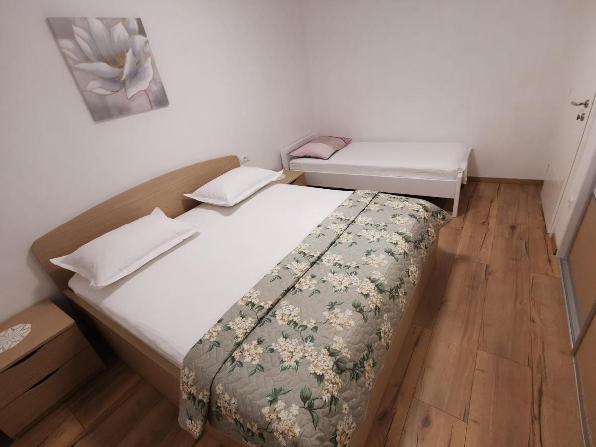 Apartman Marel Žrnovnica Екстериор снимка
