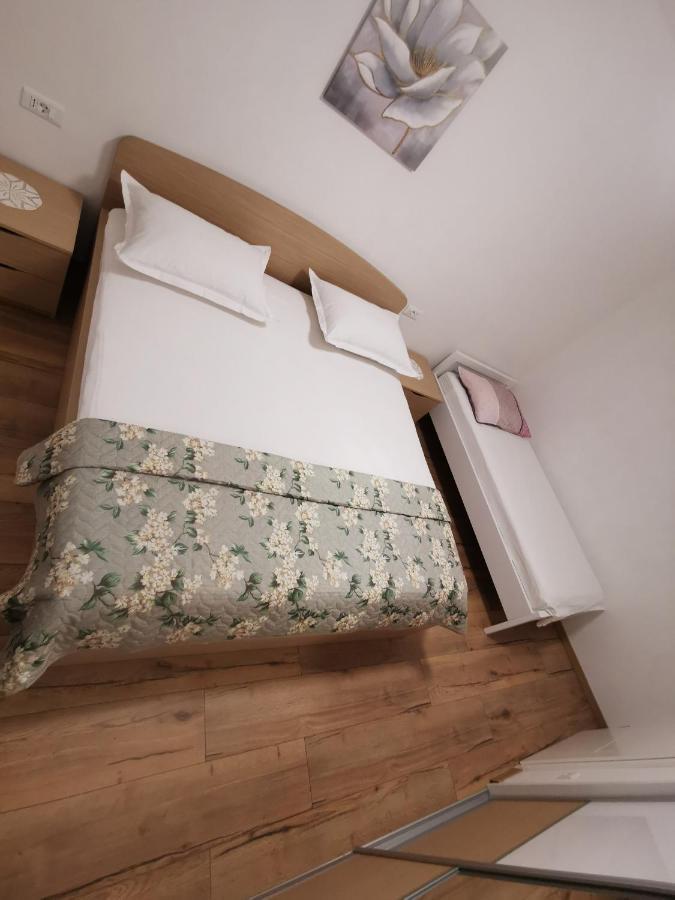 Apartman Marel Žrnovnica Екстериор снимка